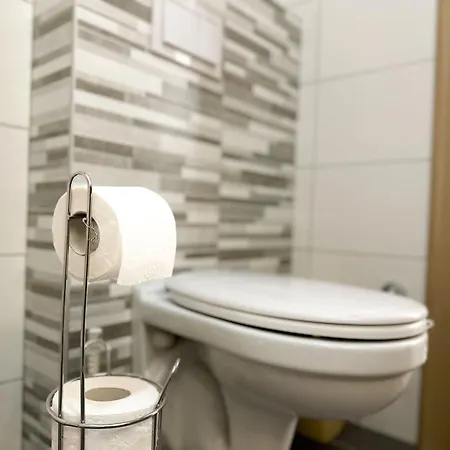 Lux Space Center Apartment-free Public Parking *