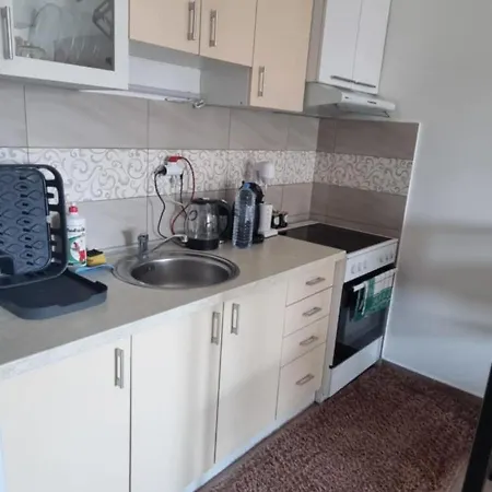 Lux Space Center Apartment-free Public Parking *