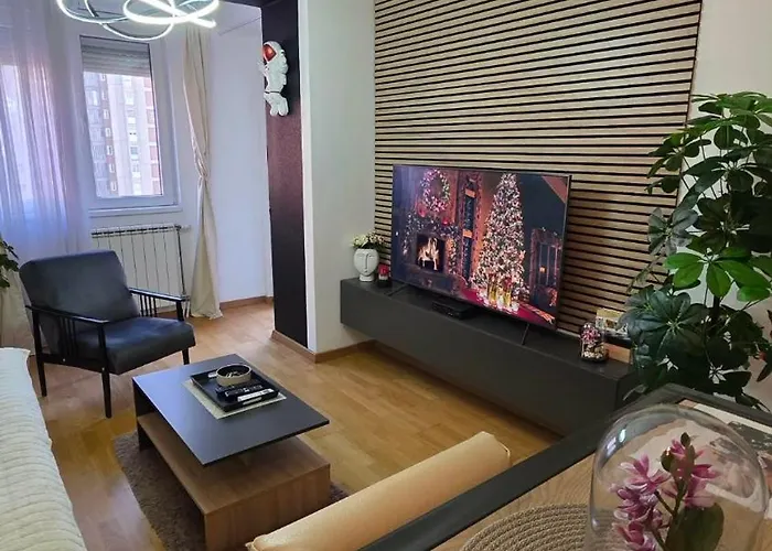 Space Centre - Price In For March! Apartment